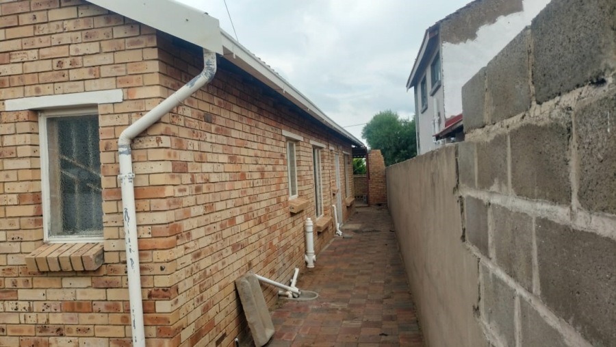 4 Bedroom Property for Sale in Mandela View Free State